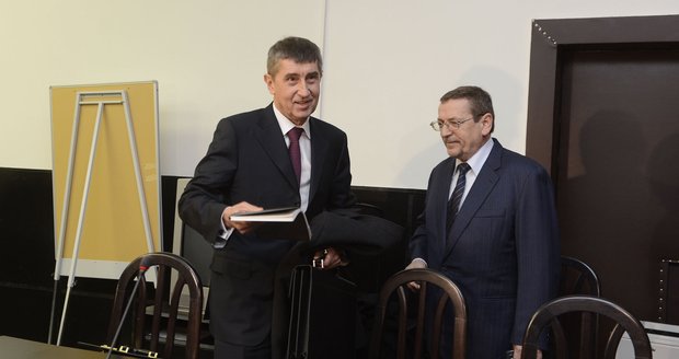 Andrej Babiš odmítá vědomou spolupráci s StB. Tentokrát se však soudního stání osobně neúčastnil