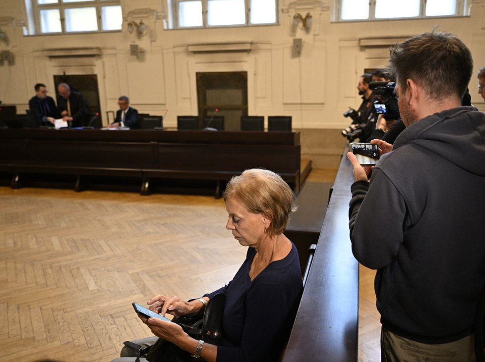 Svědkyně Eva Filipová u soudu v kauze Čapí hnízdo (17. 10. 2022)