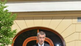 Premiér Babiš (ANO) je připraven odvolat ministra Staňka (ČSSD), koaliční smlouva platí