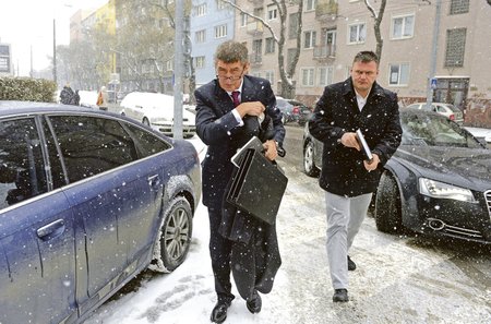 Andrej Babiš na Slovensku u soudu kvůli StB. Tehdy byl ještě ministrem financí ČR.