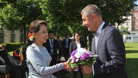 Český premiér Andrej Babiš (ANO) přijal barmskou vůdkyni Su Ťij (3. 6. 2019)