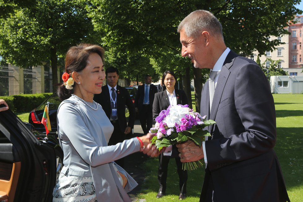 Český premiér Andrej Babiš (ANO) přijal barmskou vůdkyni Su Ťij (3. 6. 2019).