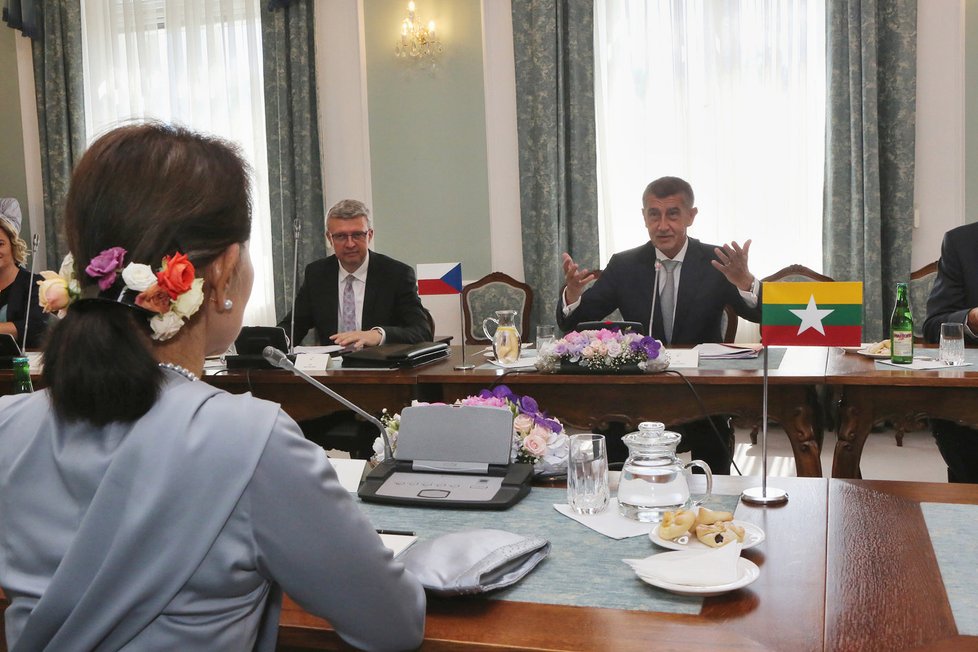 Český premiér Andrej Babiš (ANO) přijal barmskou vůdkyni Su Ťij (3. 6. 2019)