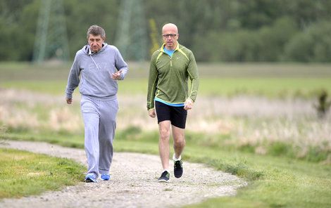 V květnu 2014 oblékli teplákovky, vydali se Andrej Babiš (63) a lídr europoslanců ANO Pavel Telička (52) na běh kolem Čapího hnízda.