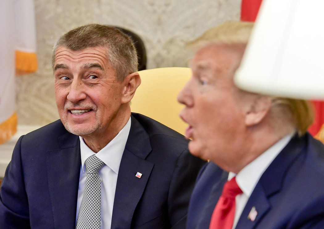 Premiér Andrej Babiš s manželkou Monikou se v Bílém domě setkali s Donaldem Trumpem a jeho manželkou Melanií