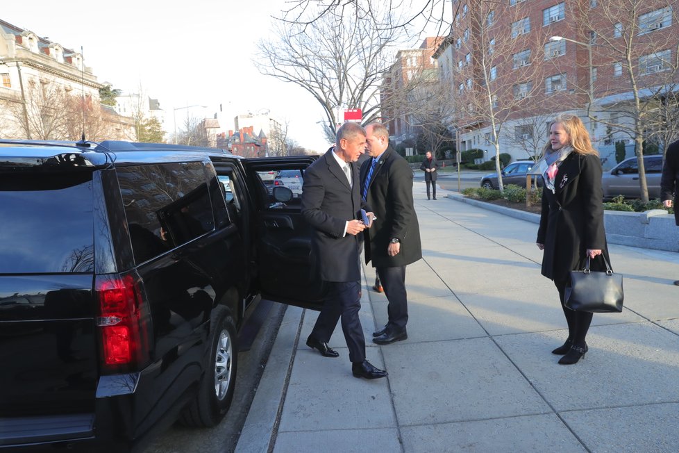Premiér Andrej Babiš navštívil při příležitosti návštěvy USA i pomník TGM ve Washingtonu D.C.