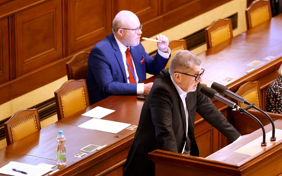 Poslanecká sněmovna 4. 4. 2022 – Vlastimil Válek (TOP 09), Andrej Babiš (ANO)
