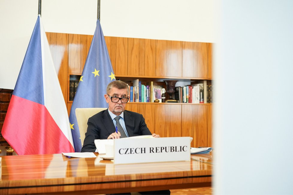 Český premiér Andrej Babiš (ANO) během videokonference s evropskými lídry (19. 6. 2020)