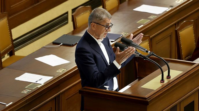 Mimořádná schůze Sněmovny: Expremiér Andrej Babiš (ANO) kritizoval současnou vládu (3.5.2022)