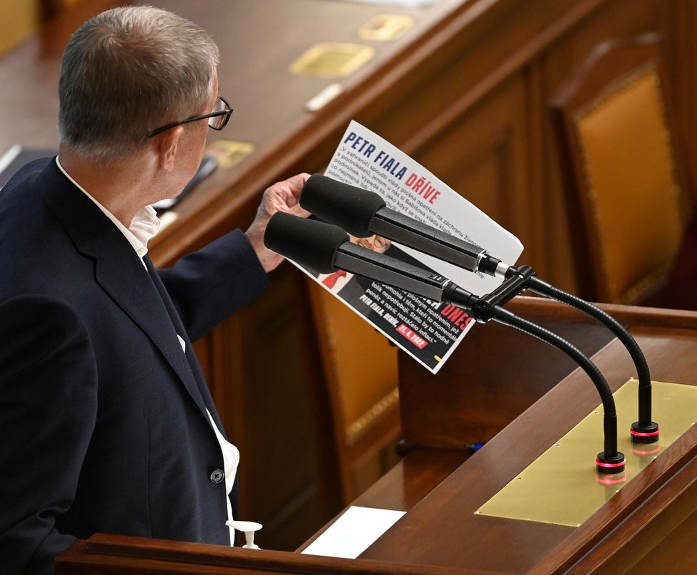 Mimořádná schůze Sněmovny: Expremiér Andrej Babiš (ANO) kritizoval současnou vládu (3.5.2022)