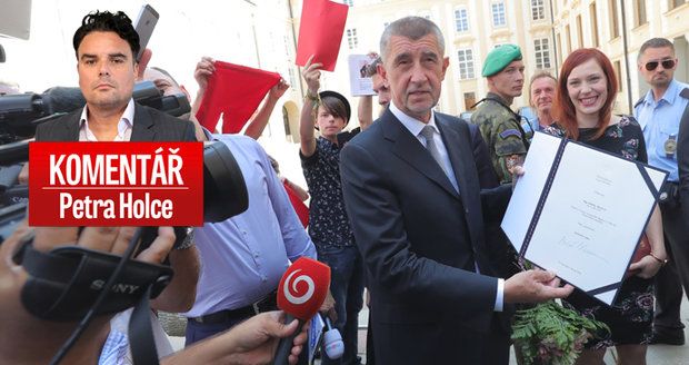 Komentář: Babiš může vládnout jako král. A s kabinetem nemusí spěchat