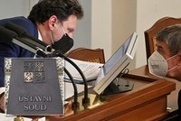 Bitva o volební zákon vrcholí: Poslanci proberou 14 krajů a snazší cestu pro koalice