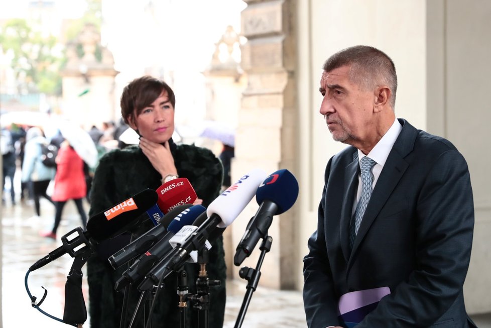 Šéf hnutí ANO Andrej Babiš po schůzce s prezidentem Milošem Zemanem na Hradě (14. 9. 2017)