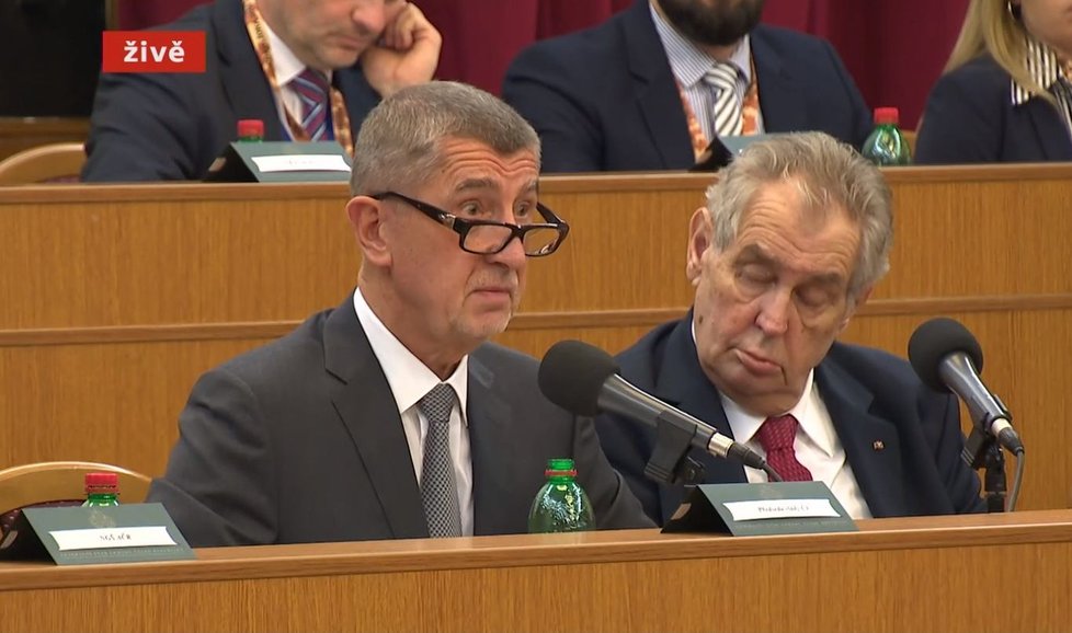 Premiér Andrej Babiš (ANO, vlevo) a prezident Miloš Zeman na Velitelském shromáždění v Praze (20. 11. 2019)