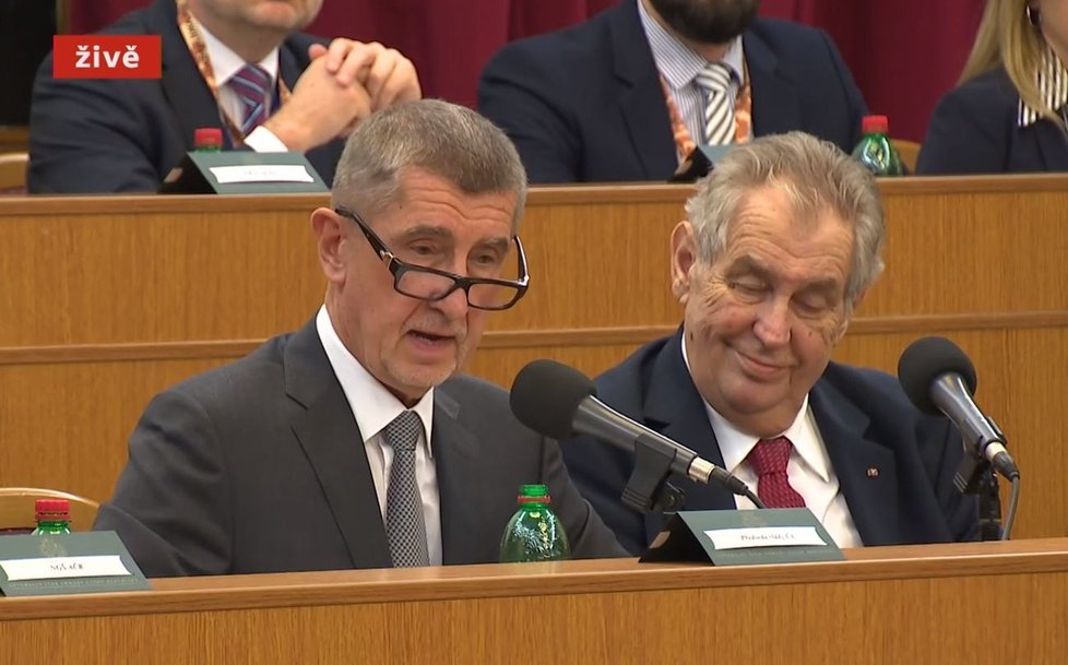 Premiér Andrej Babiš (ANO, vlevo) a prezident Miloš Zeman na Velitelském shromáždění v Praze (20. 11. 2019)