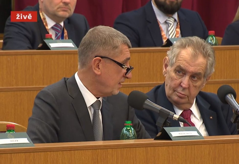 Premiér Andrej Babiš (ANO, vlevo) a prezident Miloš Zeman na Velitelském shromáždění v Praze (20. 11. 2019)