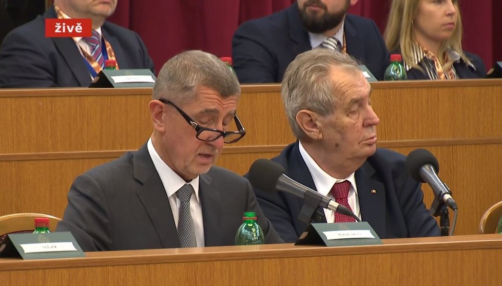 Premiér Andrej Babiš (ANO, vlevo) a prezident Miloš Zeman na Velitelském shromáždění v Praze (20. 11. 2019)