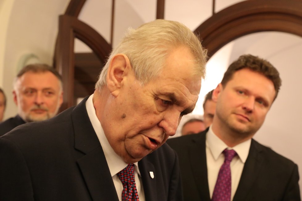 Prezident Miloš Zeman v pondělí jmenoval do funkce 12 rektorů veřejných vysokých škol a univerzit.