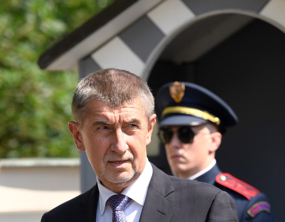 Premiér v demisi Andrej Babiš bude znovu jmenovaný premiérem 6. června ve 14 hodin. Termín mu oznámil na zámku v Lánech prezident Miloš Zeman