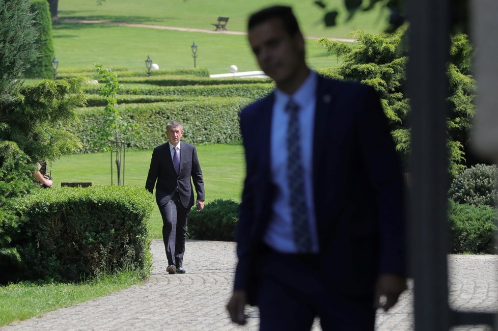 Prezident Miloš Zeman a Andrej Babiš se budou scházet na pravidelných schůzkách. Interval bude alespoň jednou za měsíc.