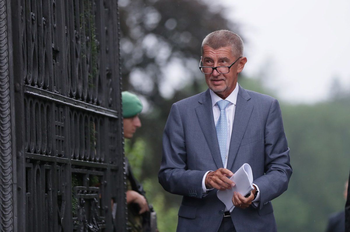 Premiér Andrej Babiš (ANO) po schůzce s prezidentem Milošem Zemanem v Lánech (20. 8. 2019)