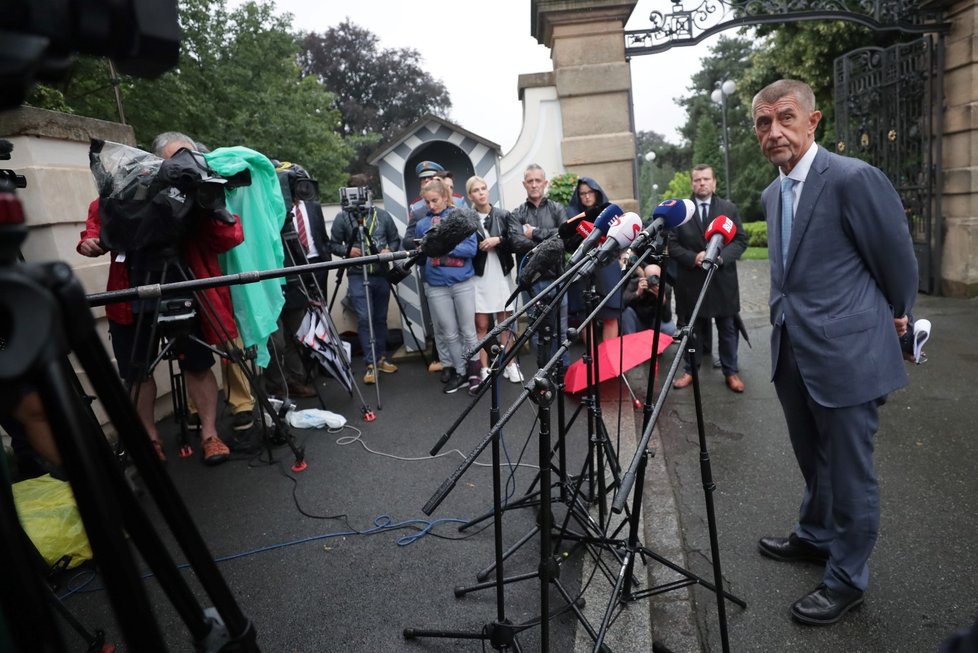 Premiér Andrej Babiš (ANO) po schůzce s prezidentem Milošem Zemanem v Lánech (20. 8. 2019)