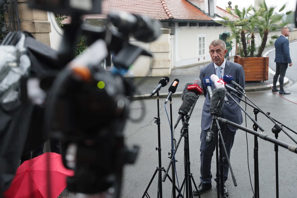 Premiér Andrej Babiš (ANO) po schůzce s prezidentem Milošem Zemanem v Lánech (20. 8. 2019)