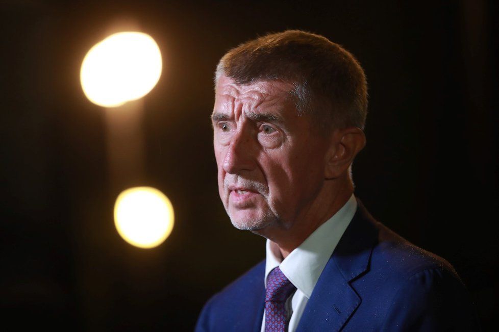 Premiér Andrej Babiš hovoří s novináři po setkání s prezidentem Milošem Zemanem, který jej přijal 16. září 2019 na zámku v Lánech.