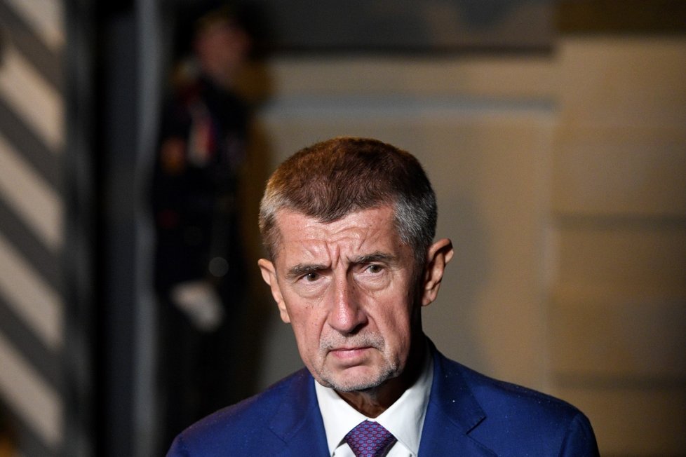 Premiér Andrej Babiš hovoří s novináři po setkání s prezidentem Milošem Zemanem, který jej přijal 16. září 2019 na zámku v Lánech.