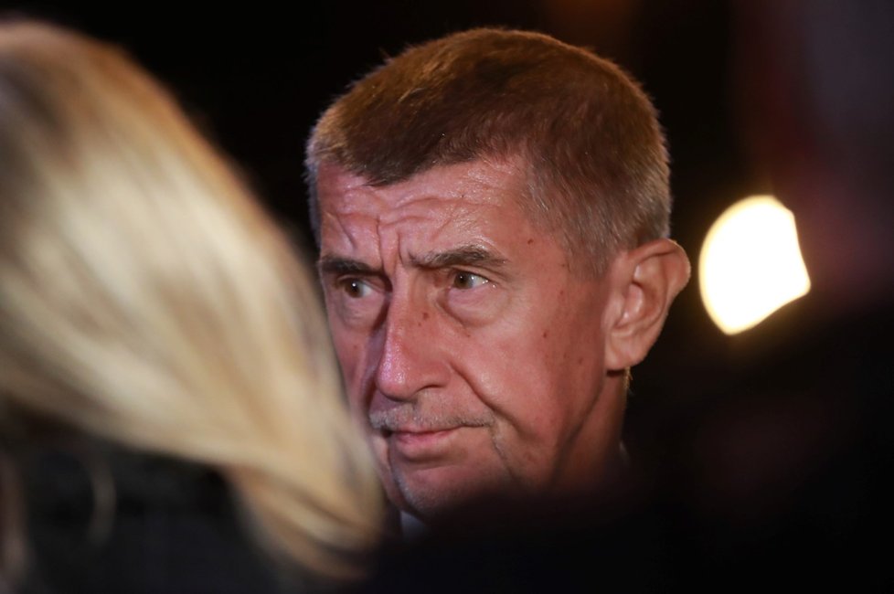 Premiér Andrej Babiš hovoří s novináři po setkání s prezidentem Milošem Zemanem, který jej přijal 16. září 2019 na zámku v Lánech.