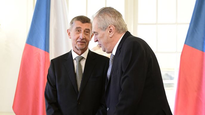 Premiér Andrej Babiš (ANO, vlevo) a prezident Miloš Zeman v Lánech Premiér Andrej Babiš (ANO, vlevo) a prezident Miloš Zeman v Lánech