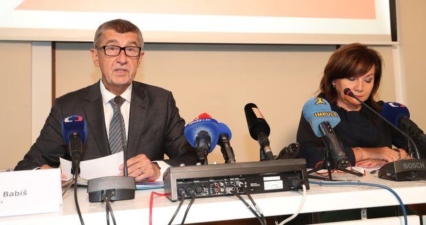 Babiš a Schillerová ukázali rozpočet s „dírou“ 40 miliard. A řekli víc o fondu bank