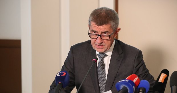 Jsou zkorumpovaní, tvrdí Babiš o neziskovce, která po něm „jde“. Ta mu hrozí soudem