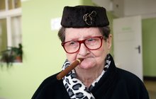 Navštívili jsme drbnu z Babovřesek: Paní Jarmila (84) napálila i Karla Gotta!