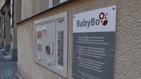Zdravotníci v Teplicích našli v babyboxu novorozenou holčičku: Dostala jméno Bohumíra!