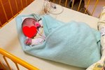 Novorozený chlapeček z krnovského babyboxu dostal jméno Petr. Už za pár dní půjde do náhradní rodinné péče. 