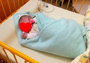 Novorozený chlapeček z krnovského babyboxu dostal jméno Petr. Už za pár dní půjde do náhradní rodinné péče. 
