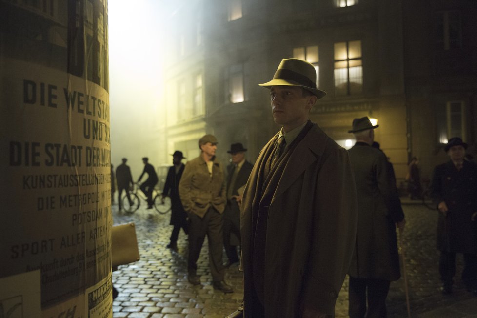 Morálně zkažený Babylon Berlin: Nejdražší německý seriál přichází na české obrazovky 19. ledna 2019.