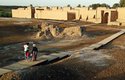 Turisté na archeologickém nalezišti Babylon v Iráku.