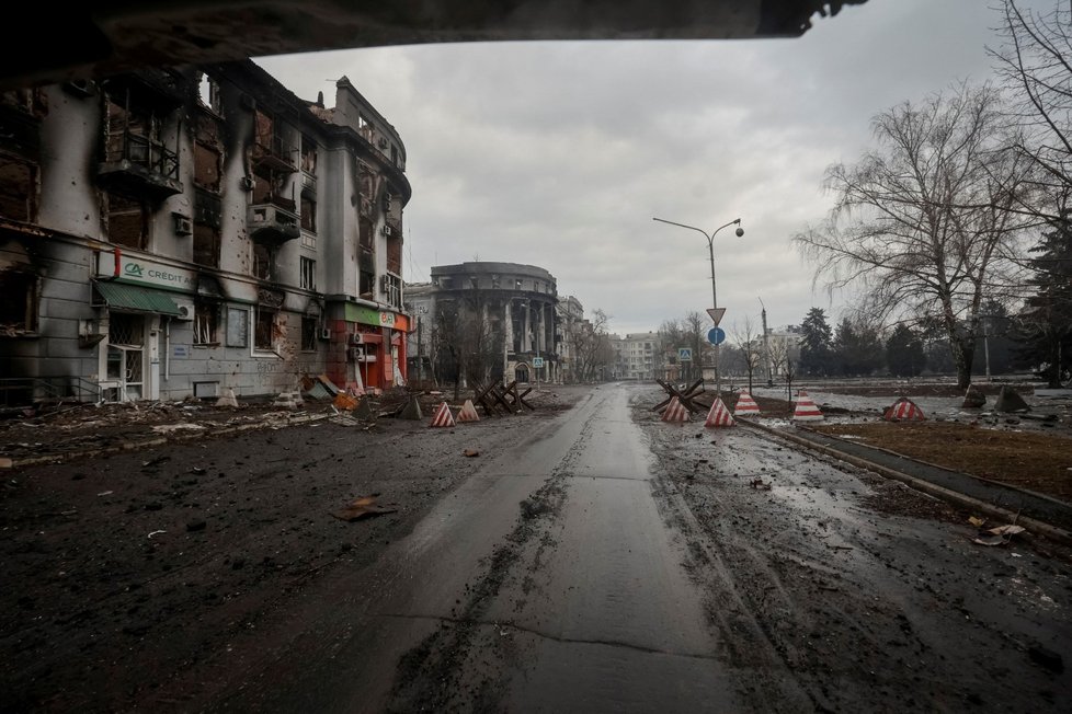 Ukrajinští vojáci v Bachmutu (25. 2. 2023).