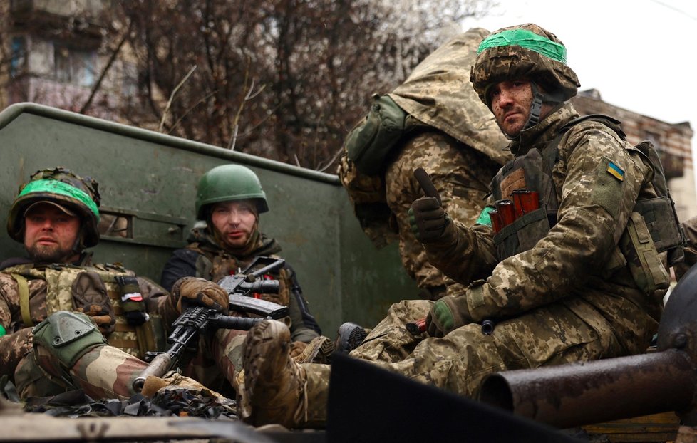 Válka na Ukrajině: U Bachmutu stále probíhají tvrdé boje (14.4.2023).