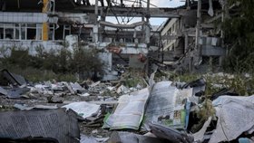 Zničená škola ve městě Bachmut (9.6.2022)