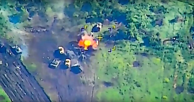 Na Ukrajině padl ruský generál Gorjačev. Začátek protiofenzívy potvrdil i Macron