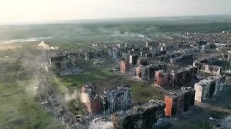 VIDEO DNE: Dron zachytil zkázu ukrajinského města Bachmut