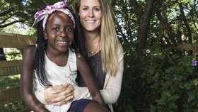 Američanka Renee Bachová (35) čelí obvinění ze zabití více než sta ugandských dětí.