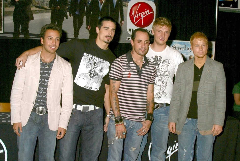 Backstreet Boys dnes. Z vyjukaných zajíců vyrostly chlapi