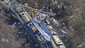 Při srážce dvou vlaků zahynulo v Německu několik lidí.