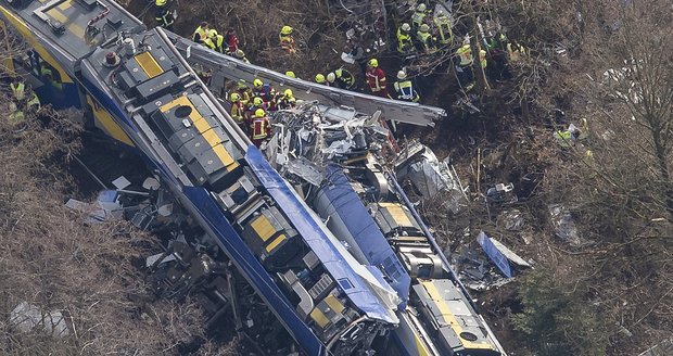 Děsivá srážka vlaků v Mnichově: 10 mrtvých, 80 zraněných