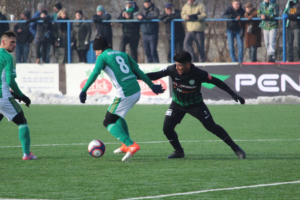 Aldo Baéz (vpravo) odehrál za Příbram první poločas Tipsport ligy proti Bohemians 1905