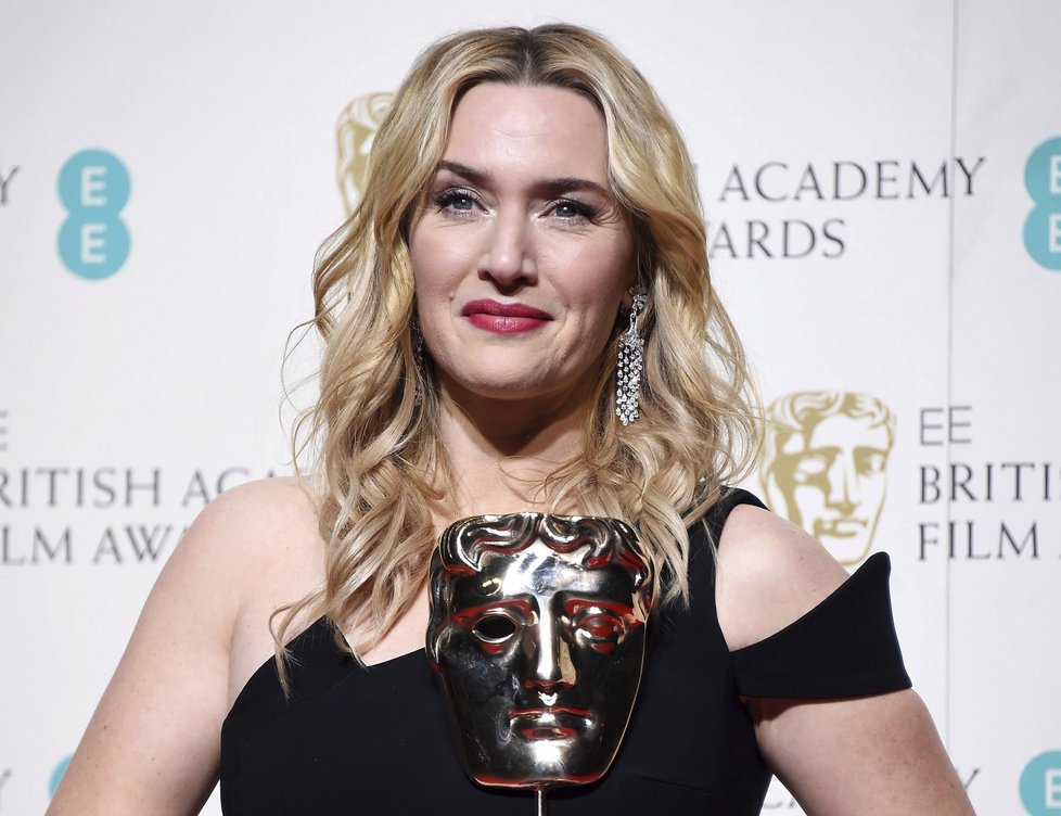 Kate Winslet získala cenu za roli manažerky v životopisném filmu Steve Jobs.